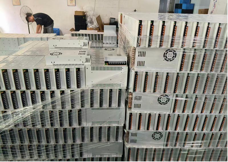 Sizi anahtarlamalı güç kaynağı üretim süreci ve sevkıyat sahasına ilişkin tek noktadan anlayışa götürün